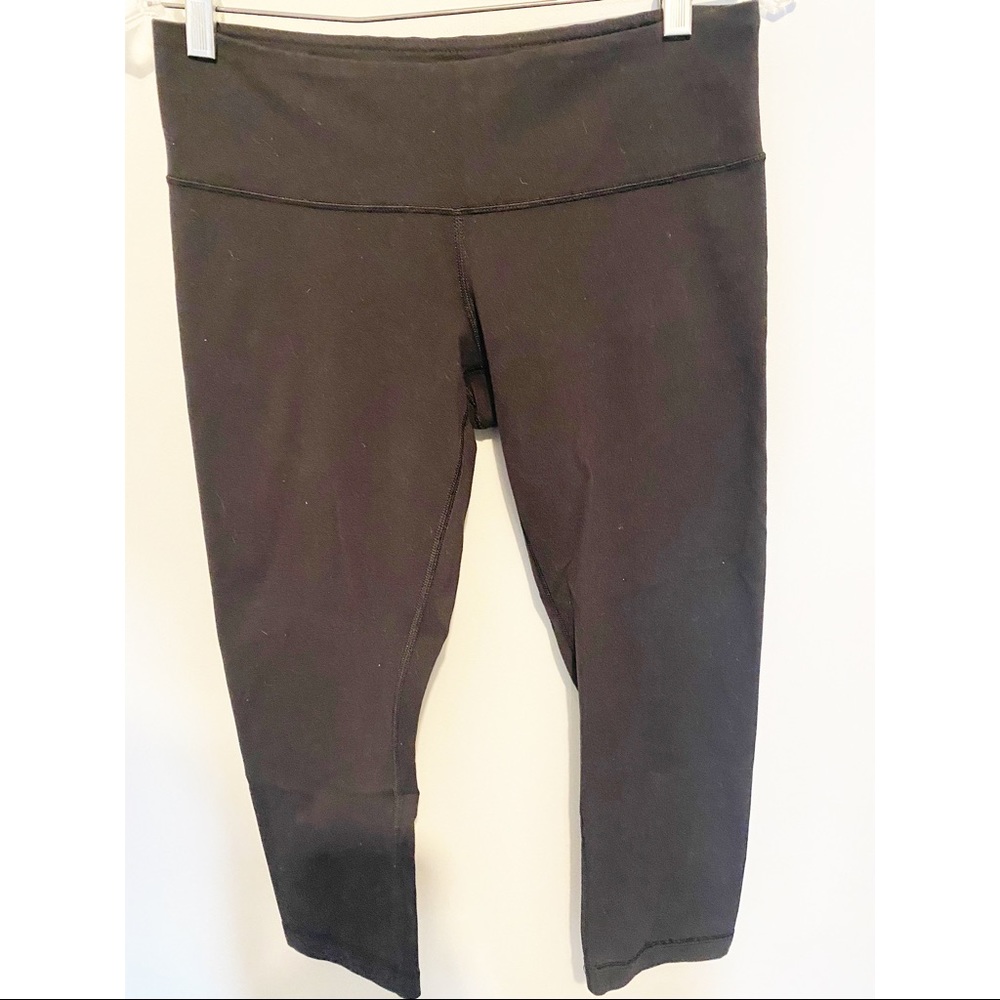 2 Lululemon capri leggings